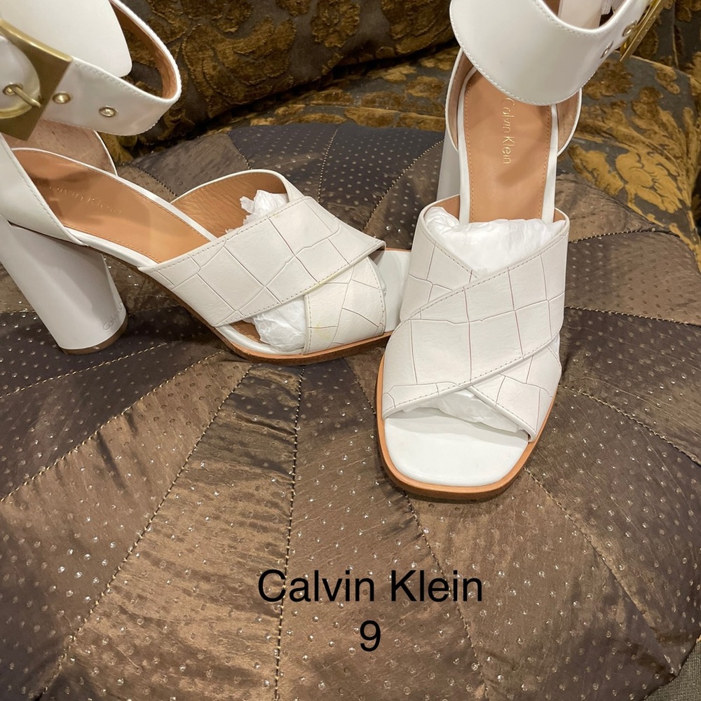 Beige Calvin Klein